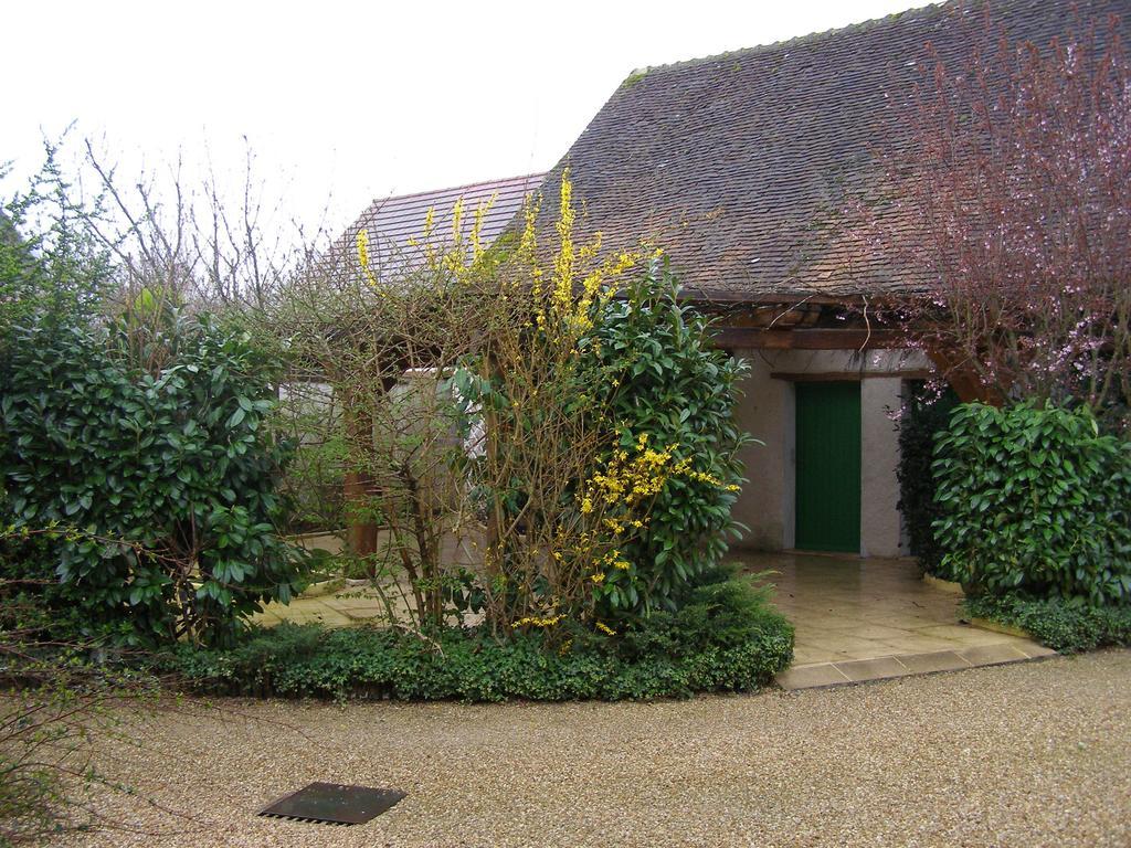 Logis Auberge A La Tete De Lard La Ferte-Imbault Exterior photo